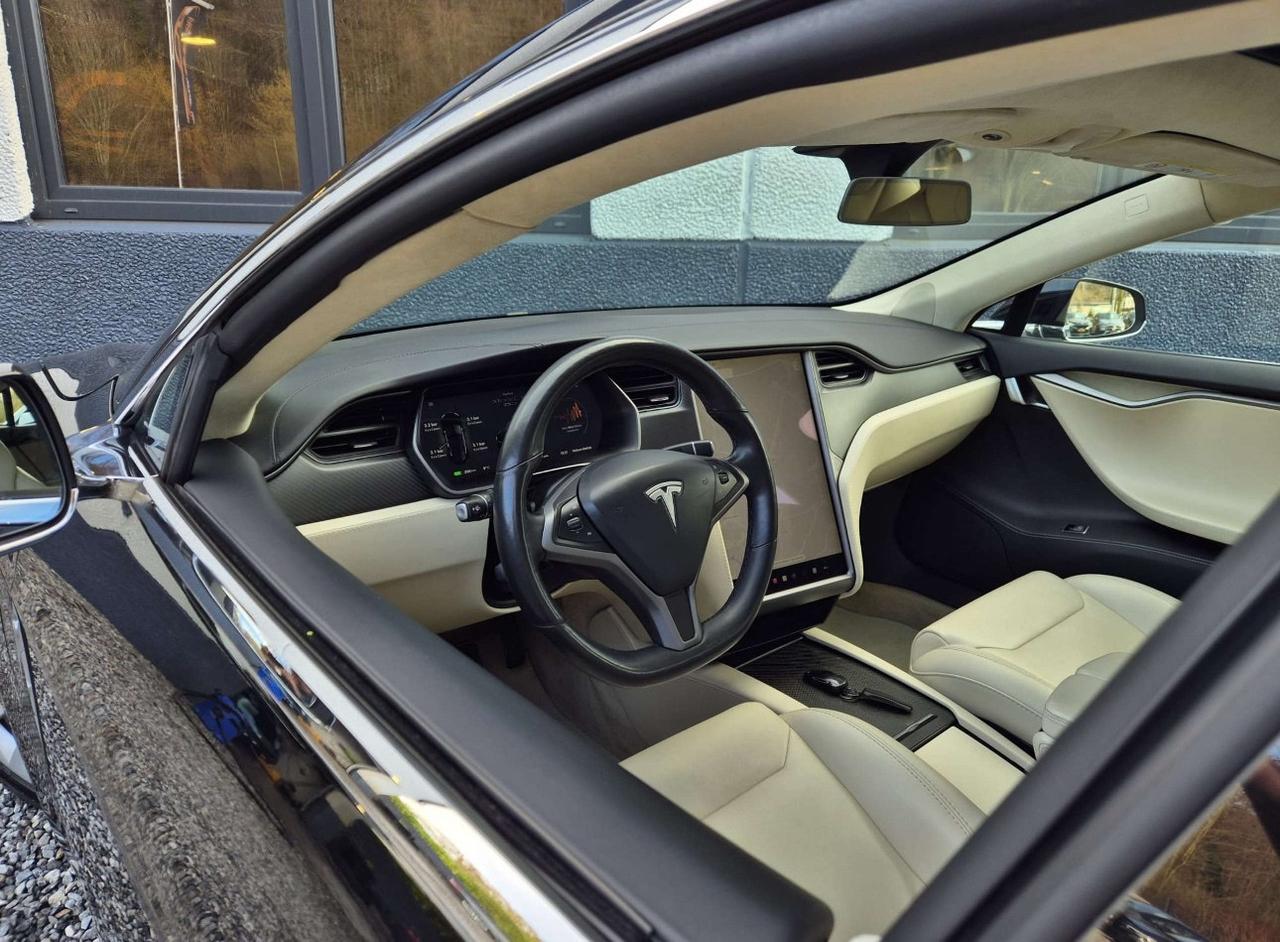 Tesla Model S 75D