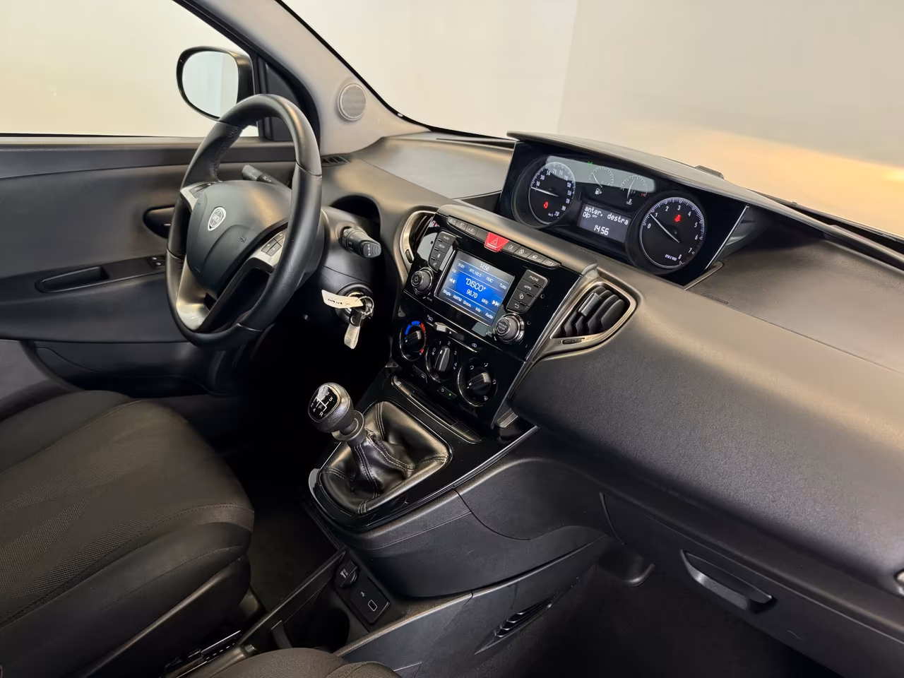 Lancia Ypsilon 1.2 69 CV 5 porte S&S Gold 30.000 KM UNIPROP.