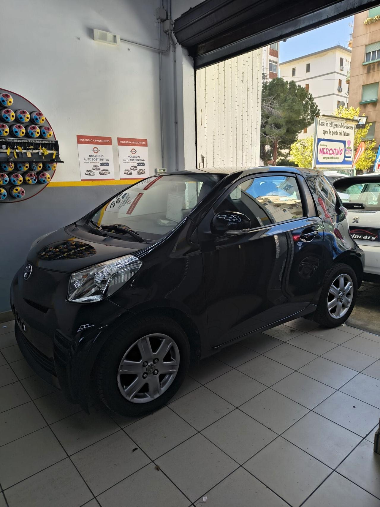 Toyota iQ 1.0