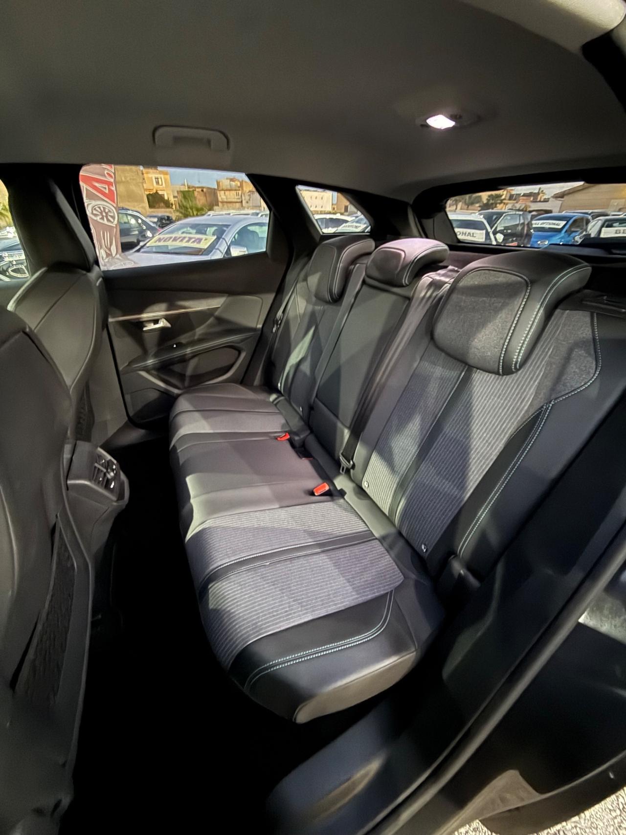 Peugeot 3008 BlueHDi 130 S&S EAT8 Allure