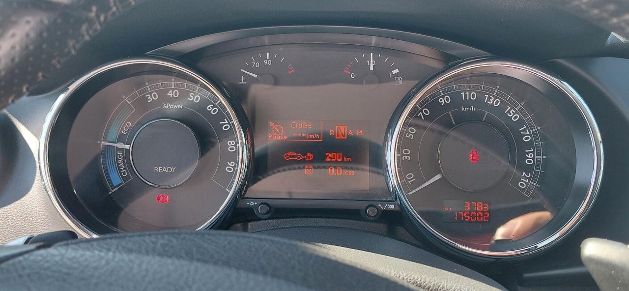 Peugeot 3008 HYbrid4