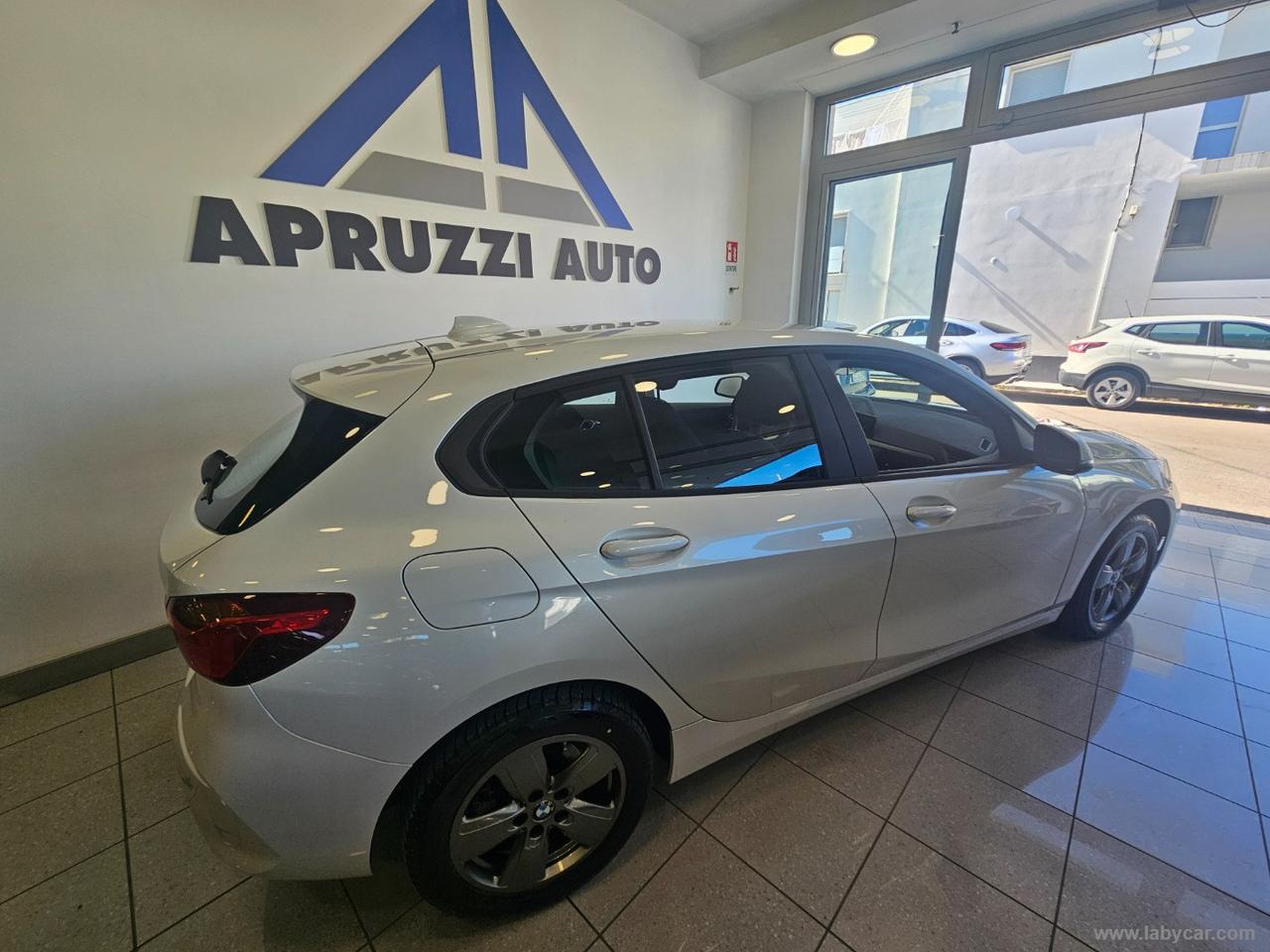 BMW 118d 5p. Advantage