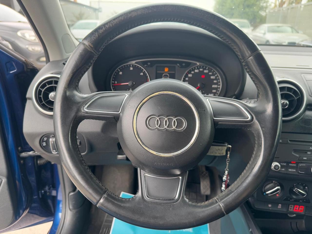 Audi A1 1.6 TDI 105 CV Ambition 2011