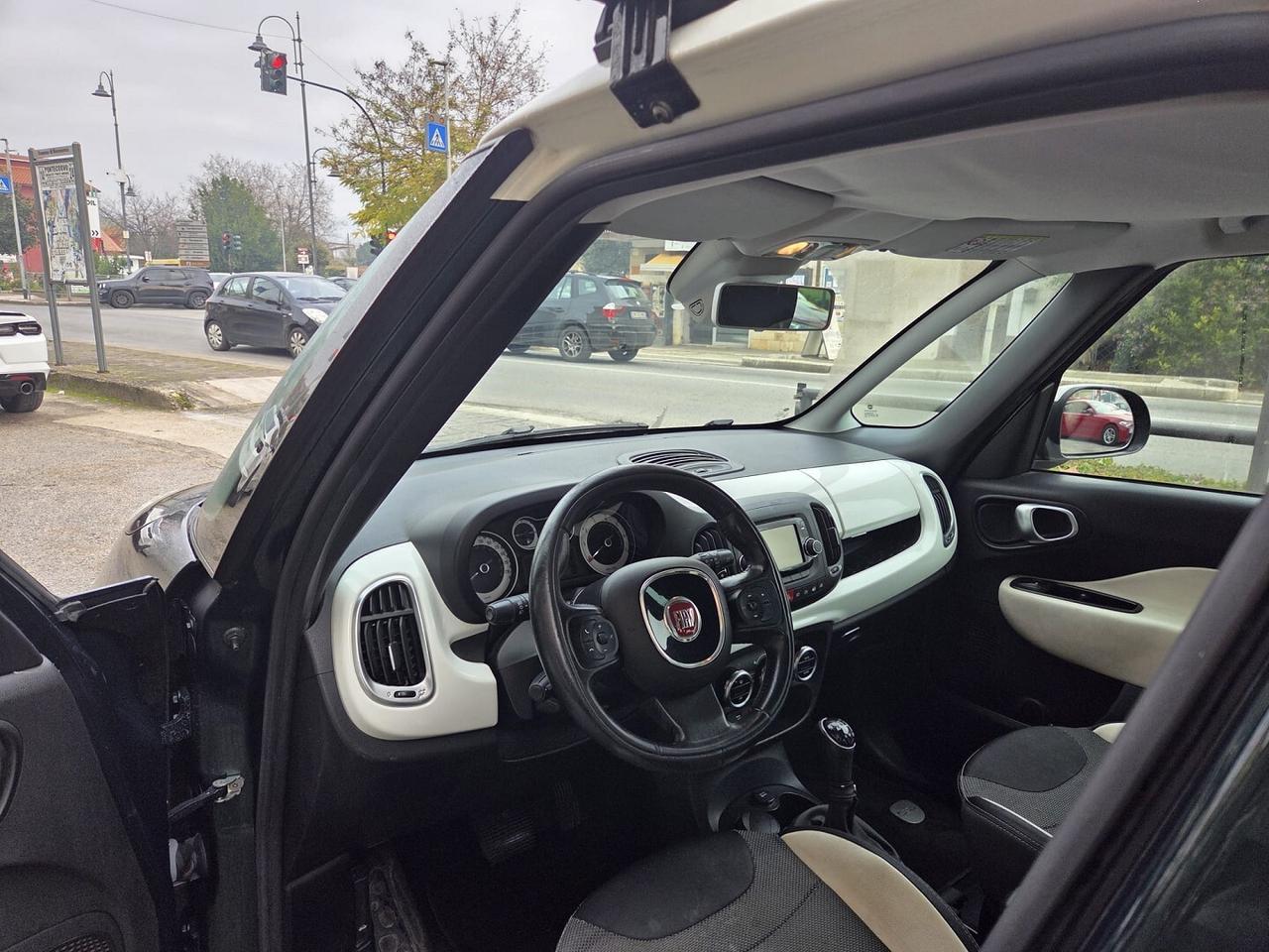 FIAT 500L 1.3 MJT 85VC 62KW AUTOM OKNEOPATE-2015