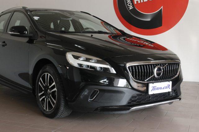 VOLVO V40 Cross Country D2 Business FULL-LED