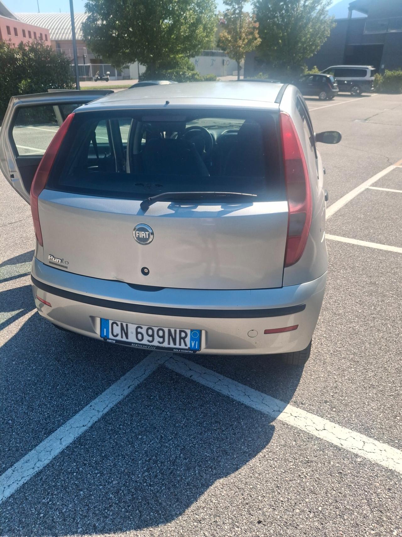 Fiat Punto 1.2 benzina per neopatentati solo 102 mila km