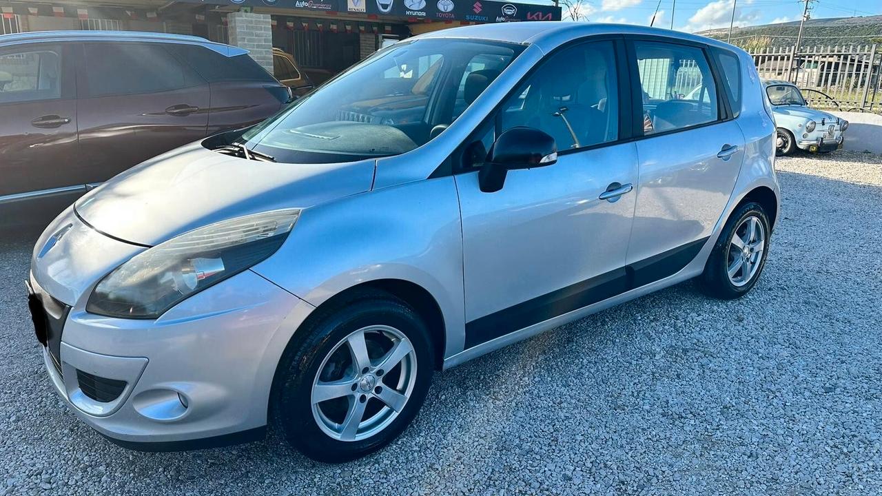 Renault Scenic Scénic X-Mod 1.5 dCi 110CV Dynamique