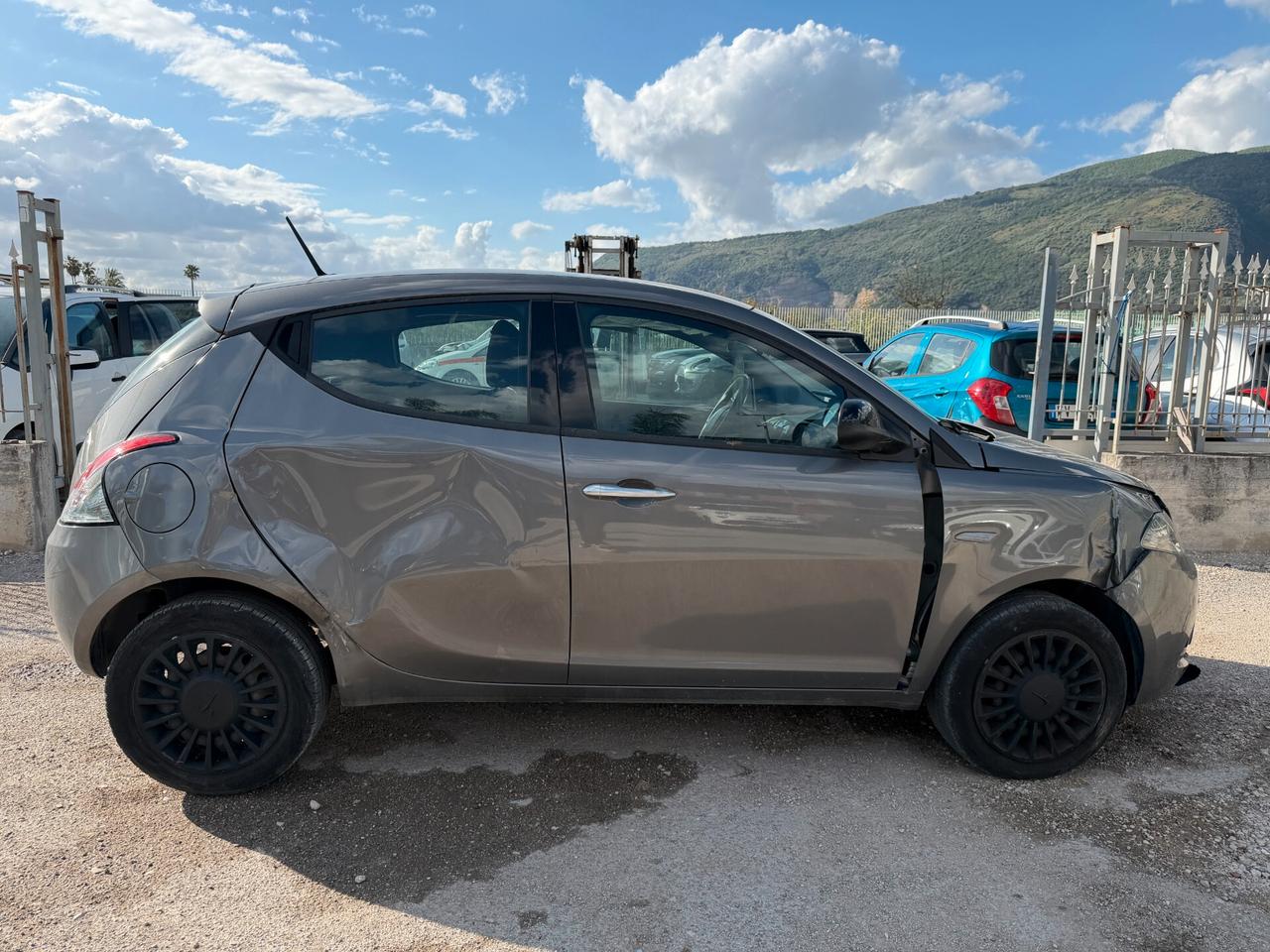 LANCIA YPSILON 2022 1.0 HYBRID 62 CV *POCO DANNO