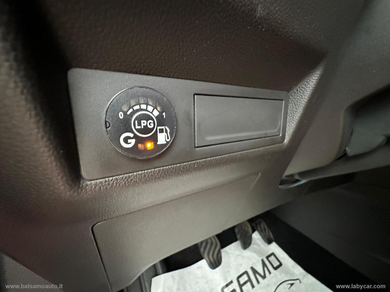 RENAULT Captur TCe 12V 100 CV GPL Intens