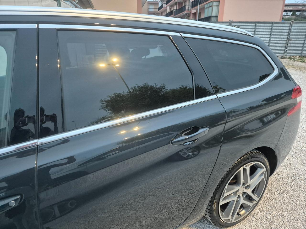 Peugeot 308 BlueHDi 120 S&S SW Allure