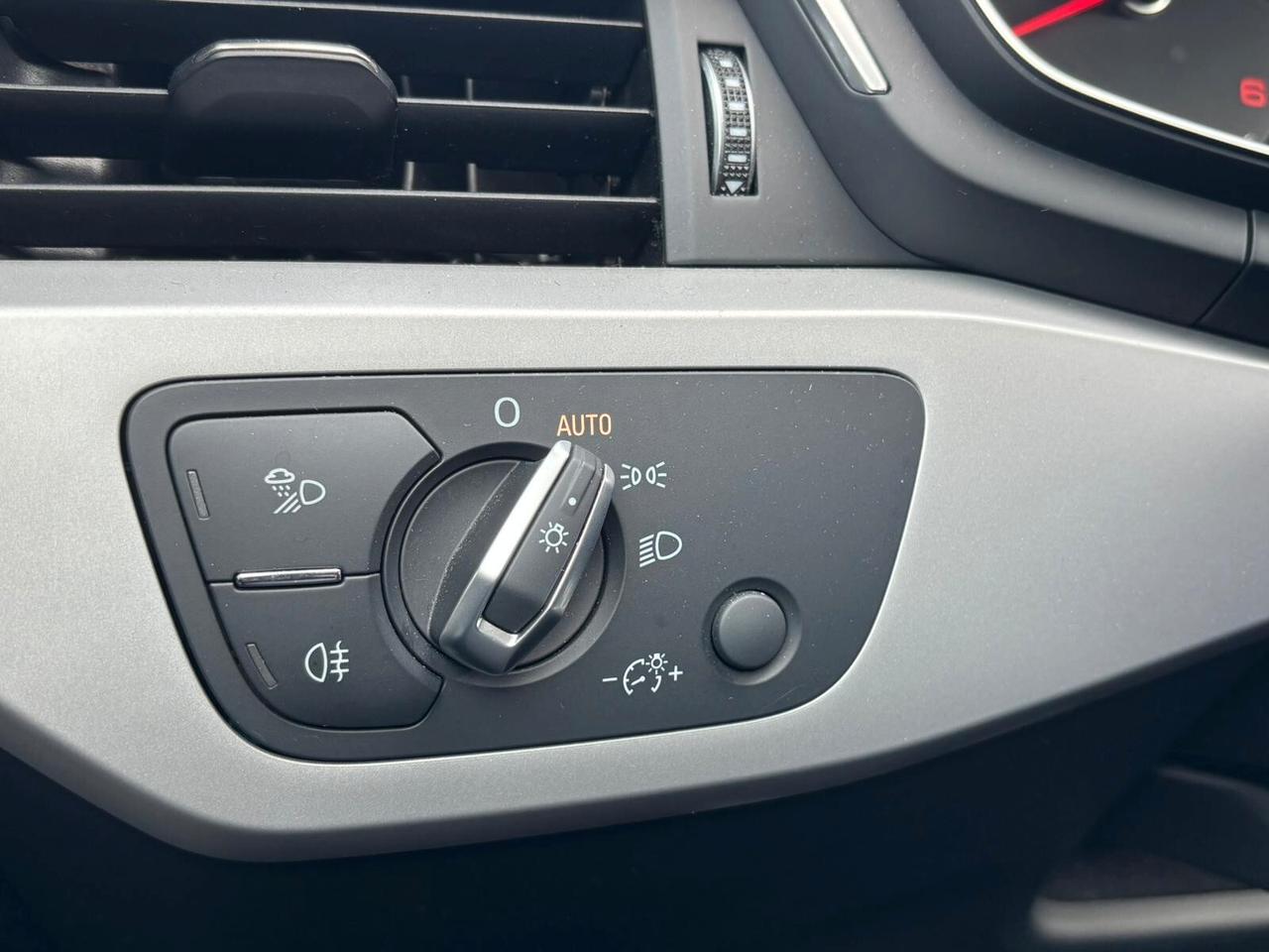 Audi A4 Avant 30 TDI/136 CV S tronic Advanced