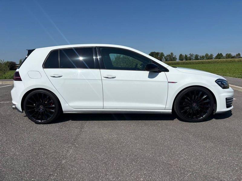 Volkswagen Golf 2.0 TSI 220cv