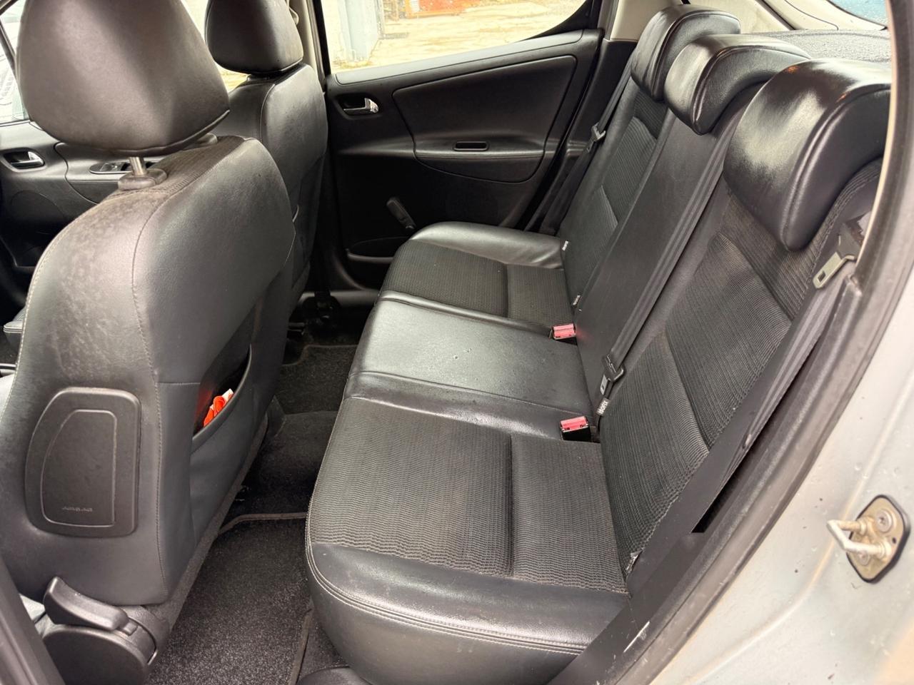 Peugeot 207 1.4 HDi 70CV FAP 5p. Mix