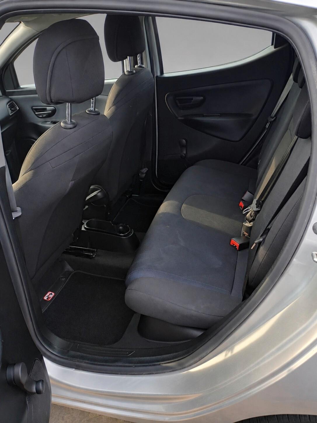 Lancia Ypsilon 1.0 FireFly 5 porte S&S Hybrid Ecochic Silver