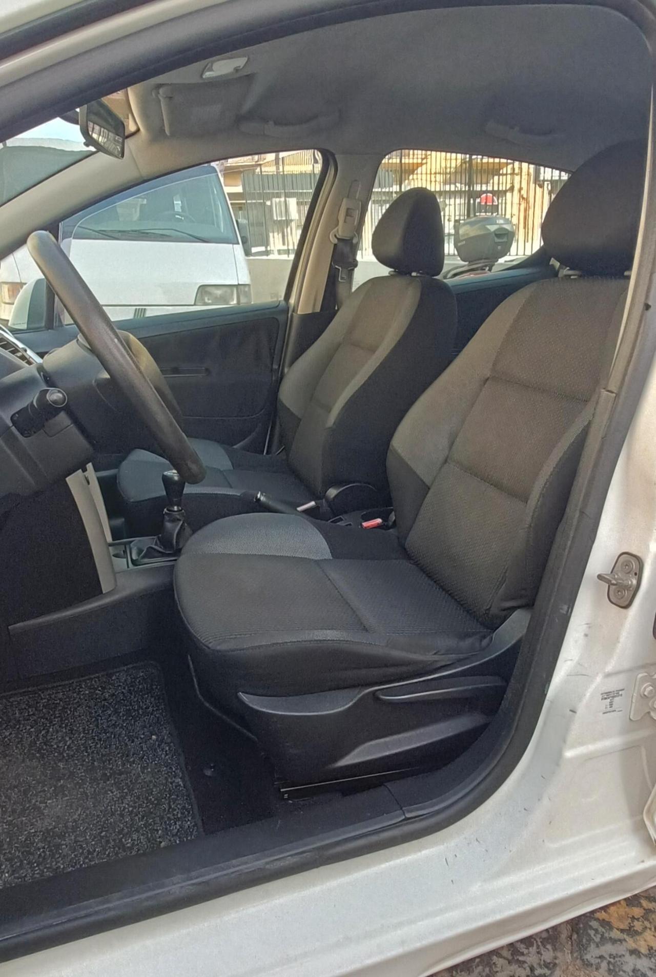 Peugeot 207 Plus 1.4 8V 75CV 5p. ECO GPL