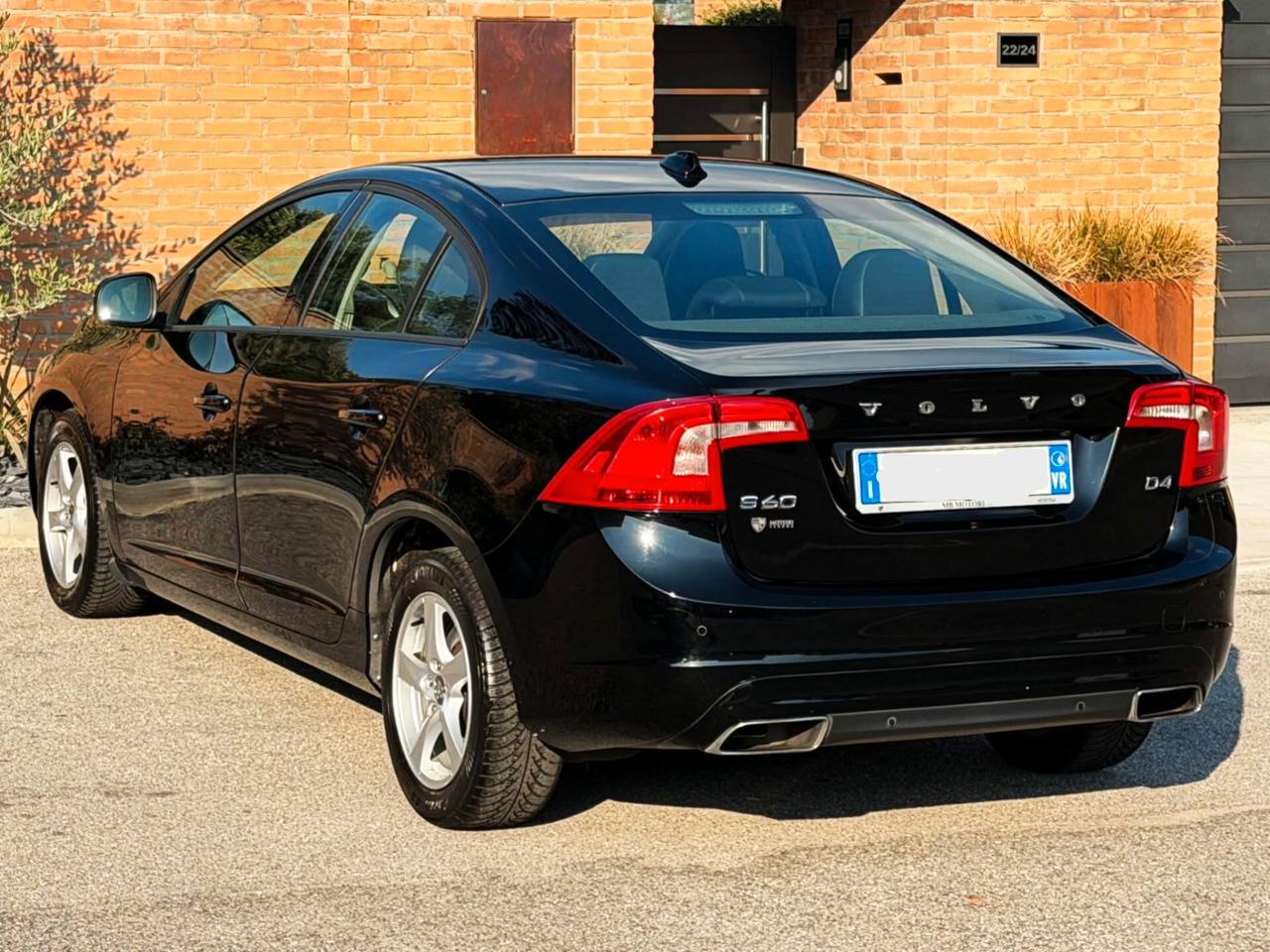 Volvo S60 R-design 2.0 190cv-143.000km-Full-GARANZIA-Euro6