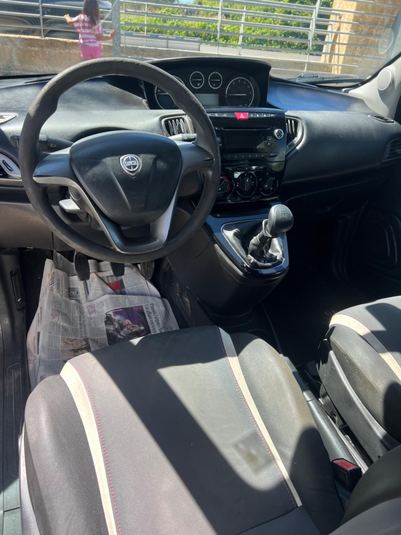 Lancia Ypsilon 0.9 TwinAir 85 CV 5 porte Metano Ecochic Elefantino
