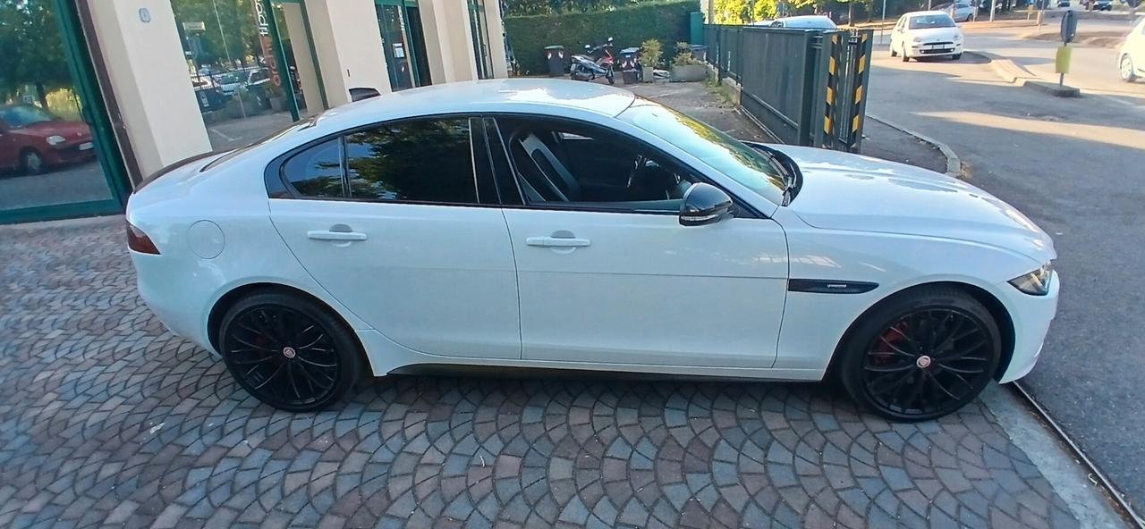 Jaguar XE 2.0 D Turbo 180 CV AWD aut. R-Sport