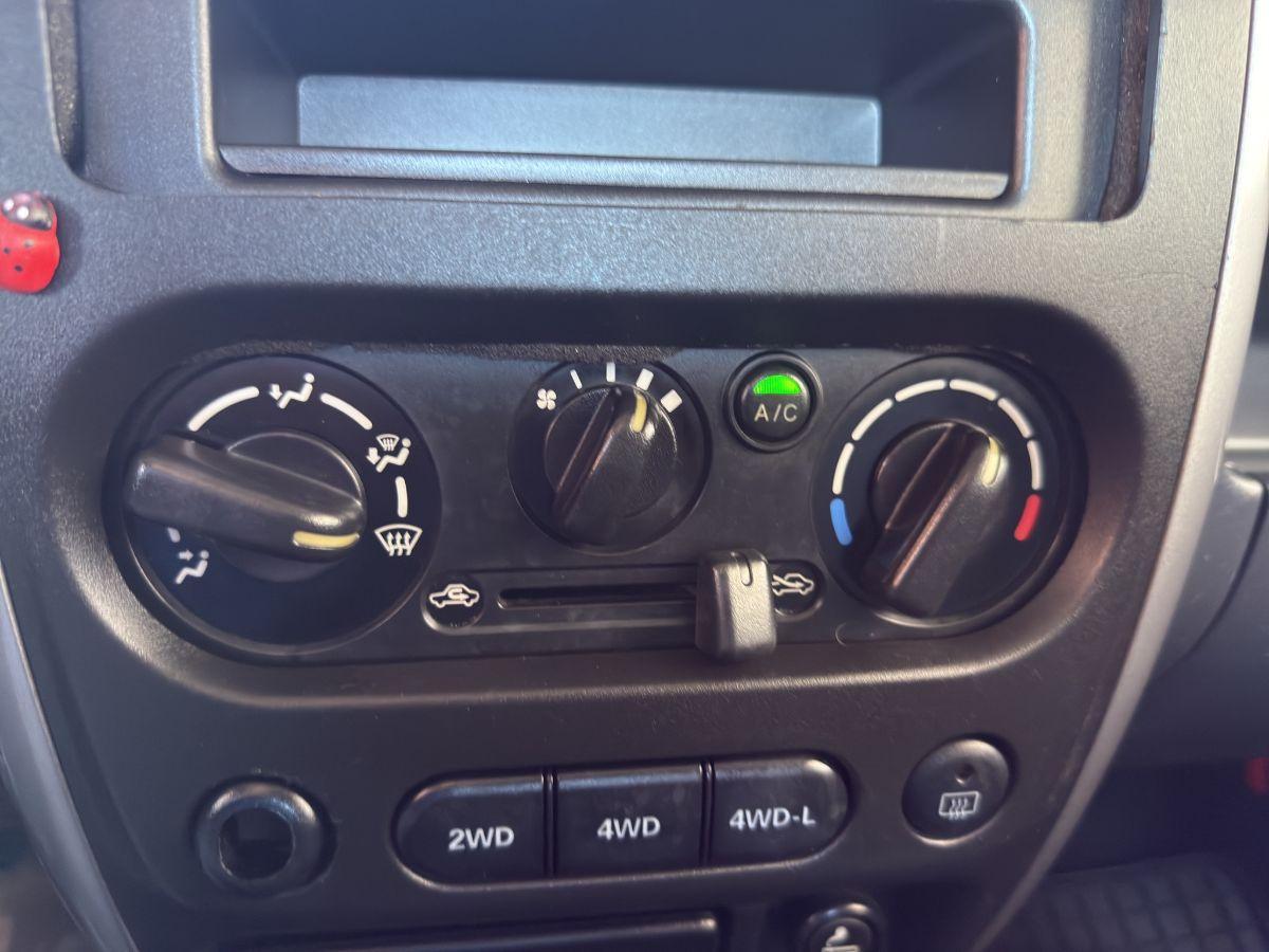 SUZUKI - JIMNY - 1.3i 16V 4WD 85CV JLX