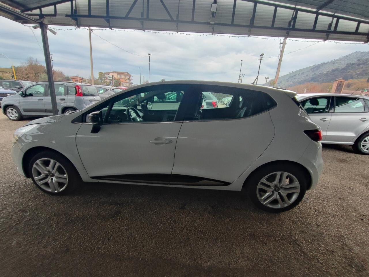 Renault Clio TCe 12V 75 CV 5 porte Moschino Intens