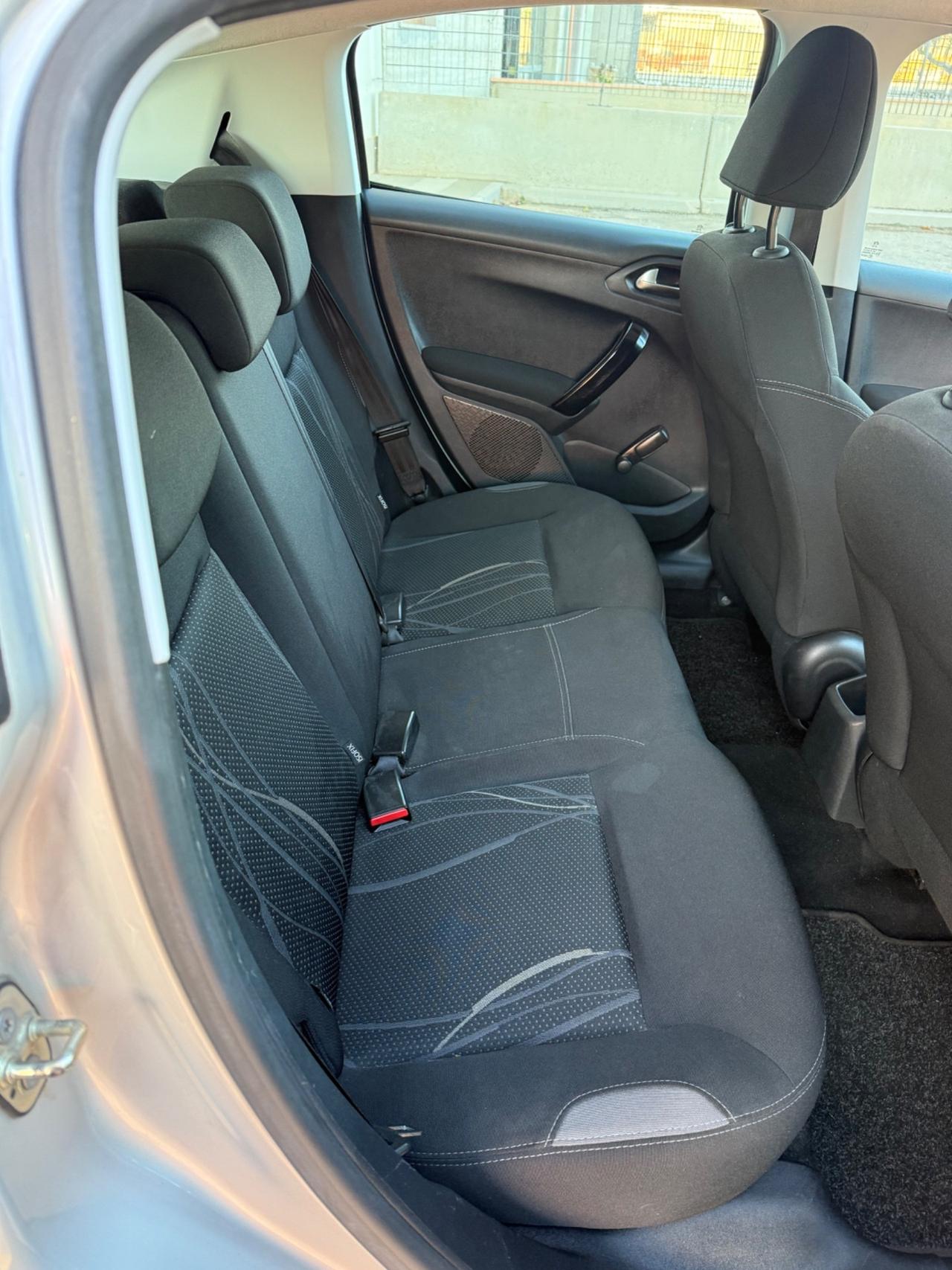 Peugeot 208 1.2 VTi 82 CV 5 porte Allure