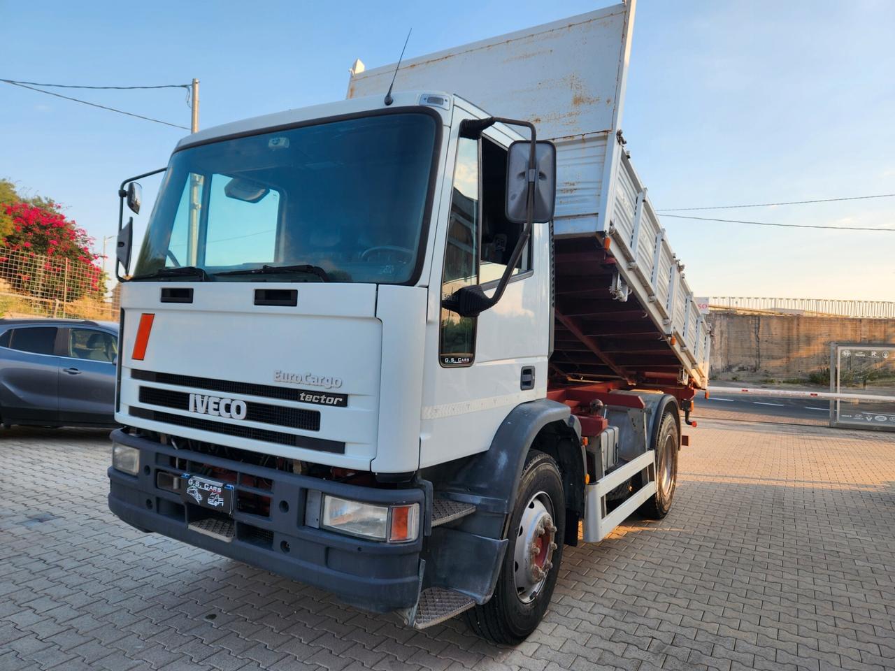 150E24 TIPPER RIBALTABILE TRILAT