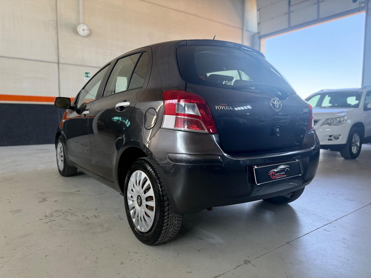 Toyota Yaris 1.3 5 porte Sol NEOPATENTATI