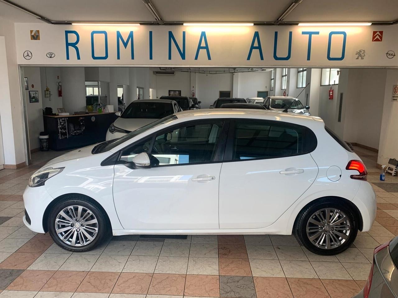 Peugeot 208 PureTech 82 5 porte Allure