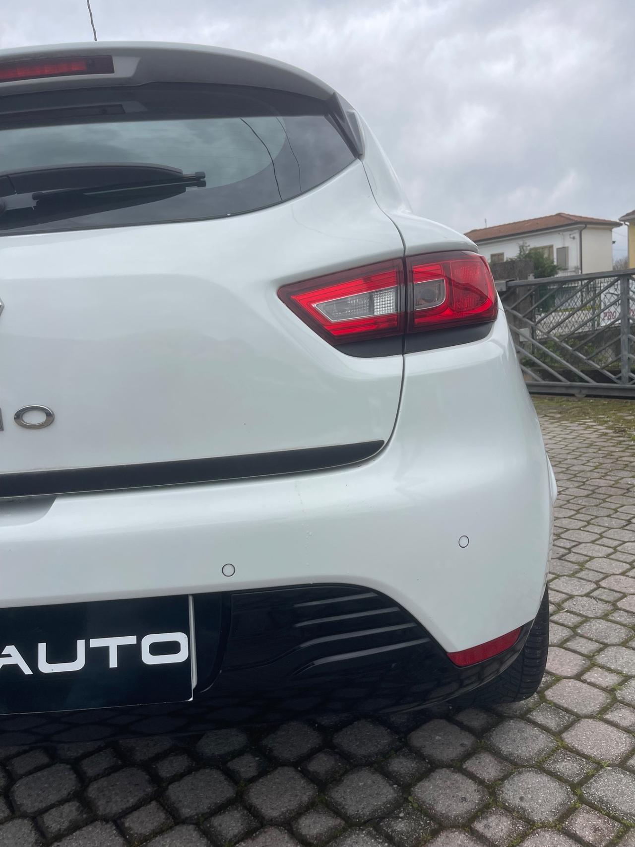 Renault Clio 1.2 75CV GPL 5 porte Costume National