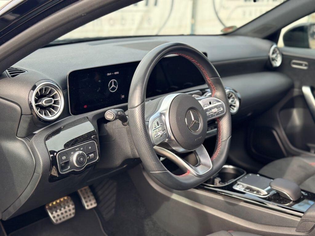 MERCEDES-BENZ A 220 4MATIC PREMIUM AMG-PANORAMA