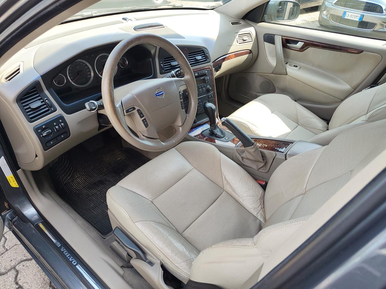 Volvo V70 2.4 D5 20V 185CV 7 POSTI