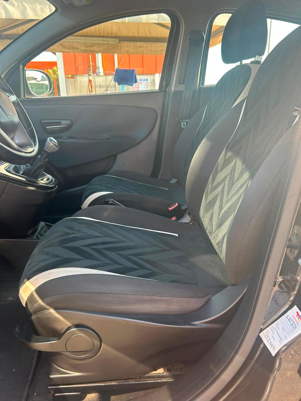 Lancia Ypsilon 1.3 MJT 16V 80 CV 5 porte S&S Gold