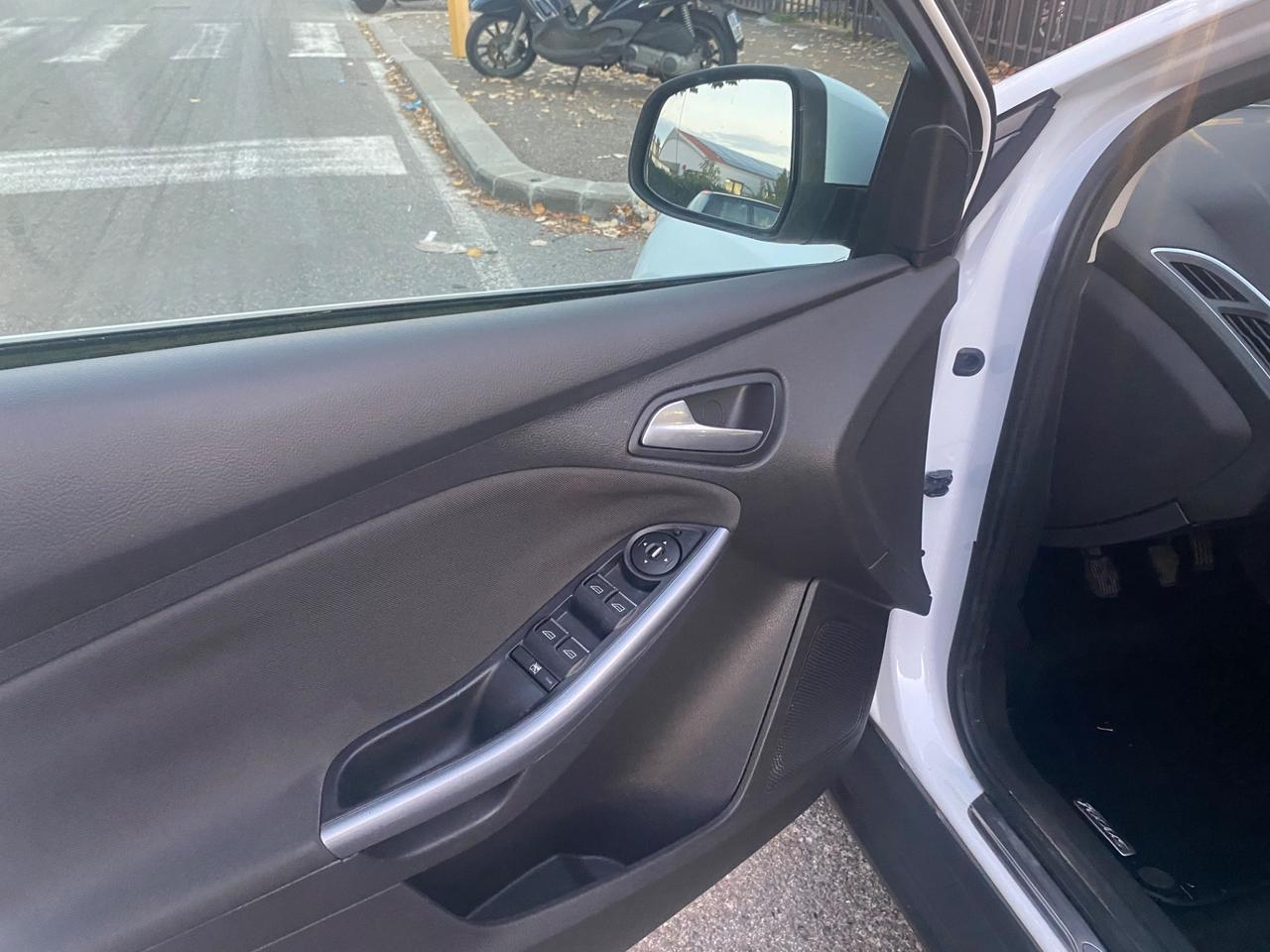 Ford Focus 1.6 TDCi 95 CV SW Titanium OK PER NEOPATENTATI