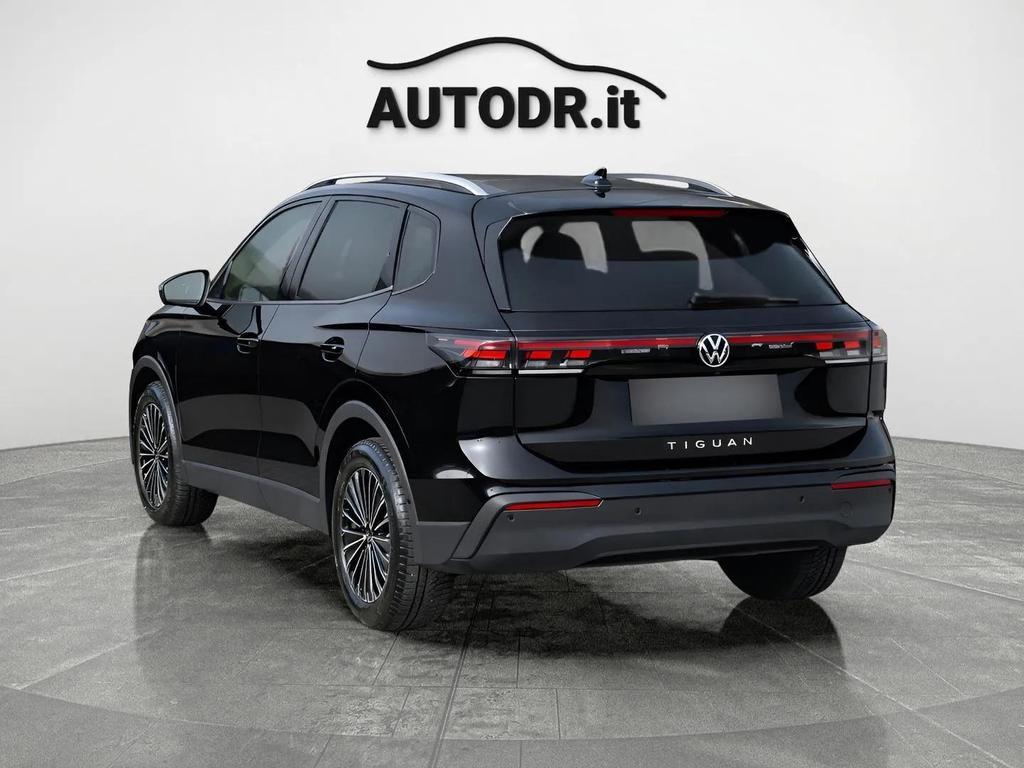 Volkswagen Tiguan 1.5 eTSI DSG Edition Plus, IQ.Light, Cerchi18, 360 Telecamere