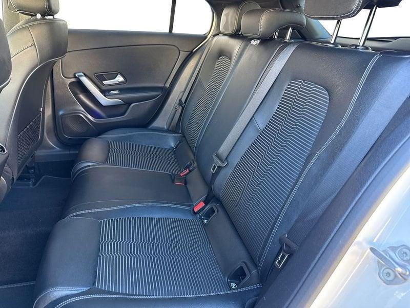 Mercedes-Benz Classe A A 180 d Sport Night edition auto