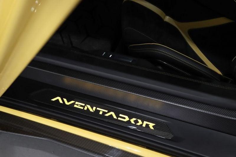 Lamborghini Aventador SVJ 6.5 V12 1 of 900
