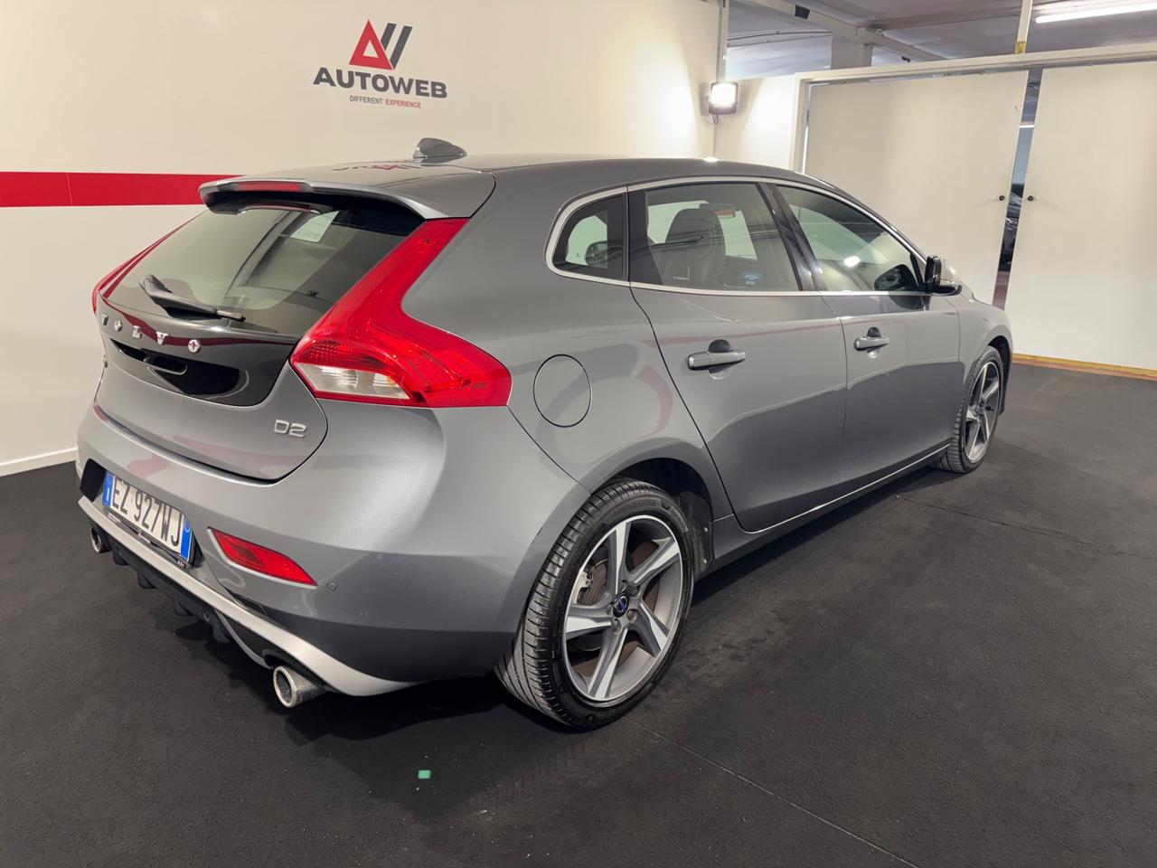 Volvo V40 D2 Geartronic R-design TAGLIANDI VOLVO CASAMADRE