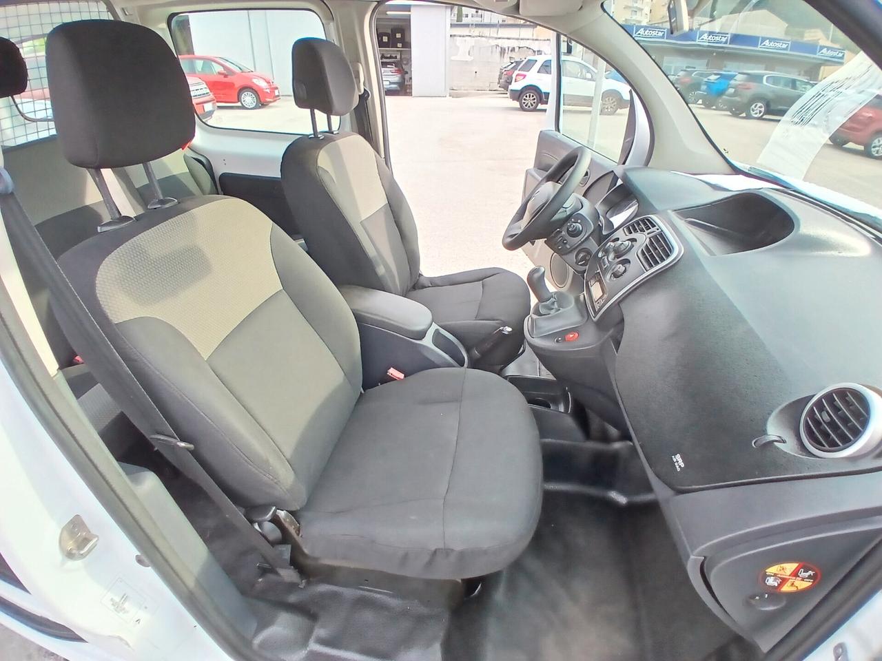 RENAULT KANGOO MAXI AUTOCARRO 5 POSTI