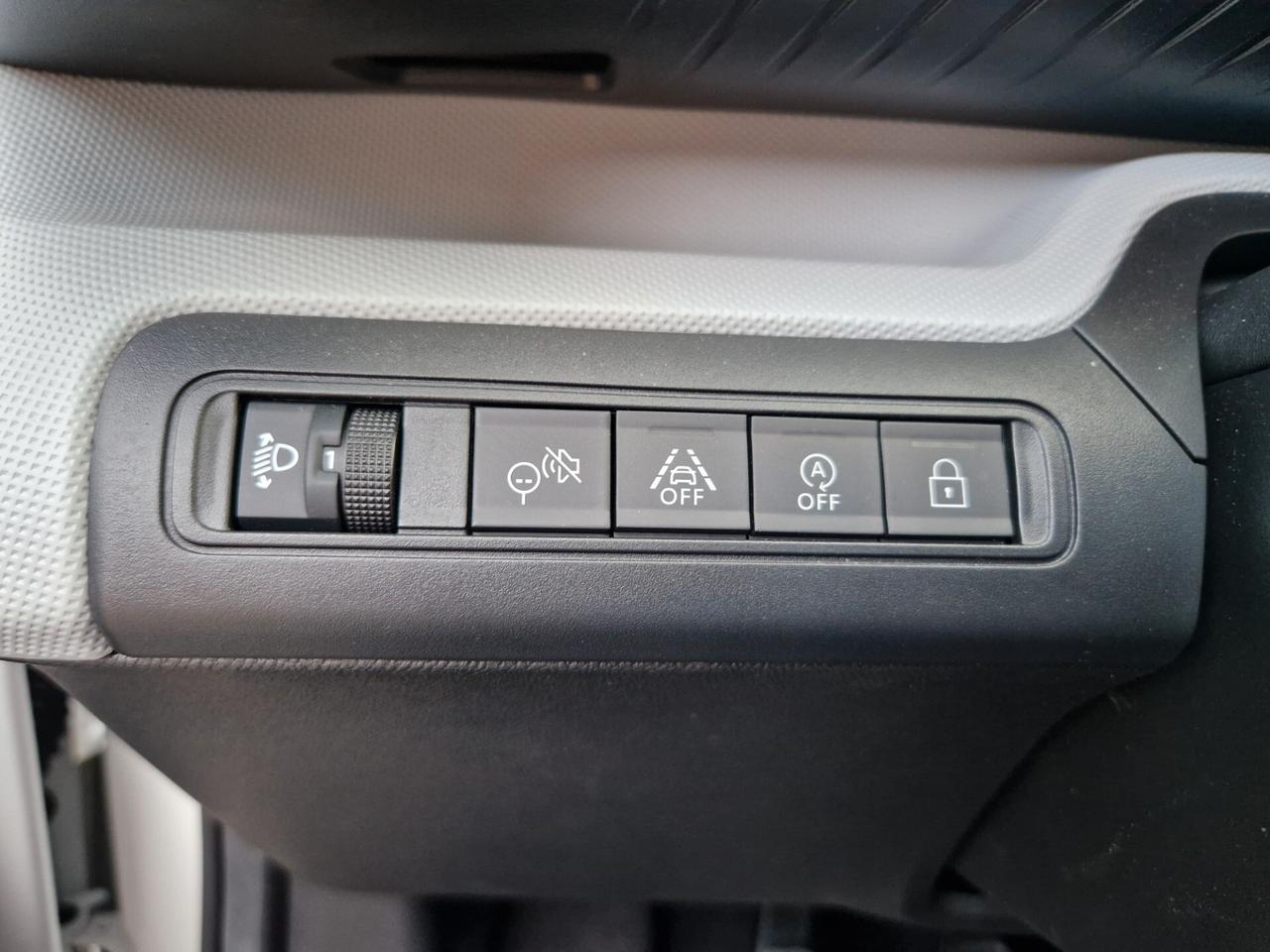 Citroen C3 1.2 100CV "SOLO 4.500 km" Carplay, Sensori post., Cruise