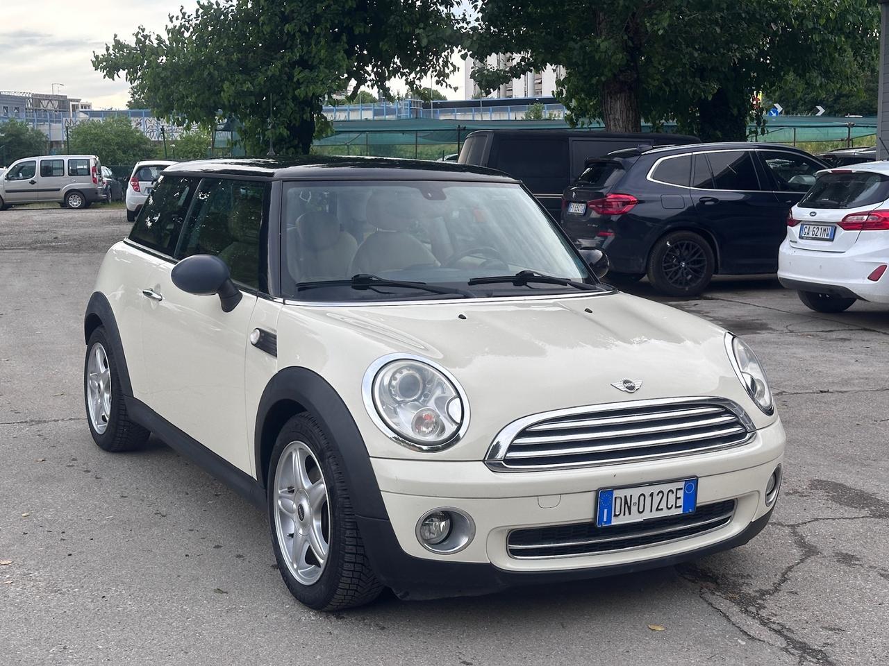 Mini 1.6 16V Cooper Benzina interni pelle