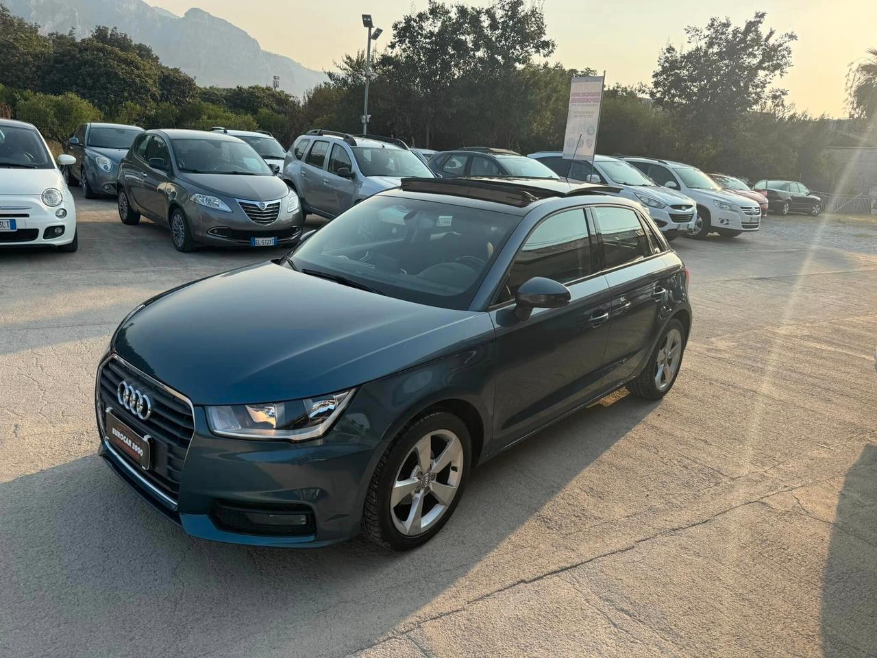 Audi A1 1.4 TDI ultra Sport TETTO