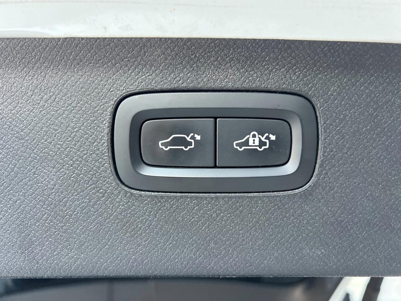 Volvo XC 90 T8 HYBRID 2.0 400cv AWD 7 posti Inscription