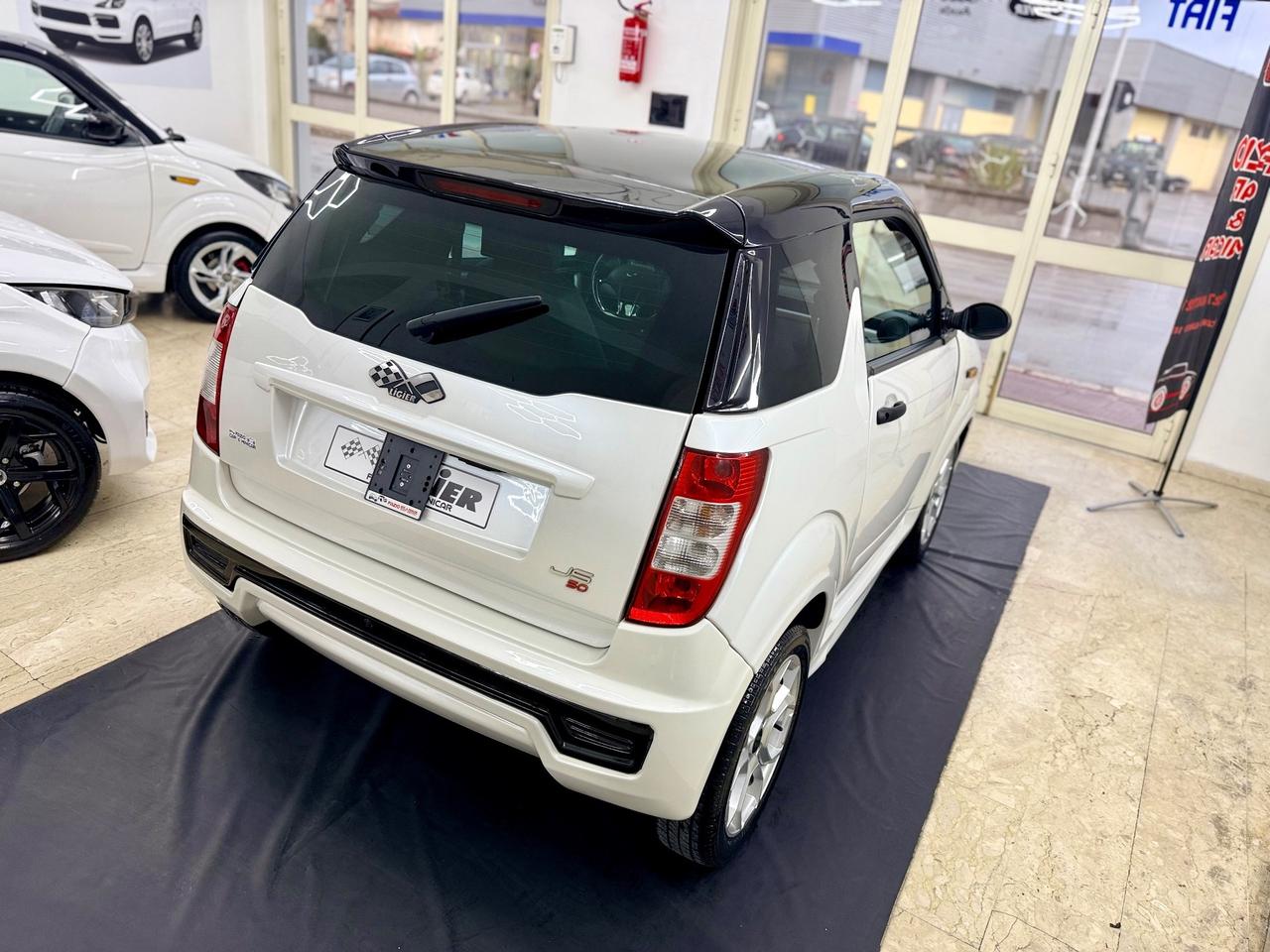 Ligier JS 50 Black & White