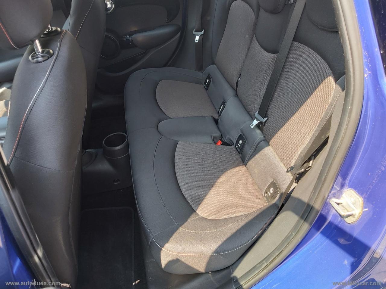 MINI Cooper D 5 porte CAMBIO AUT. NO VINCOLI