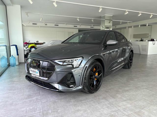 AUDI e-tron S SPB sport attitude 3motori 503cv tetto