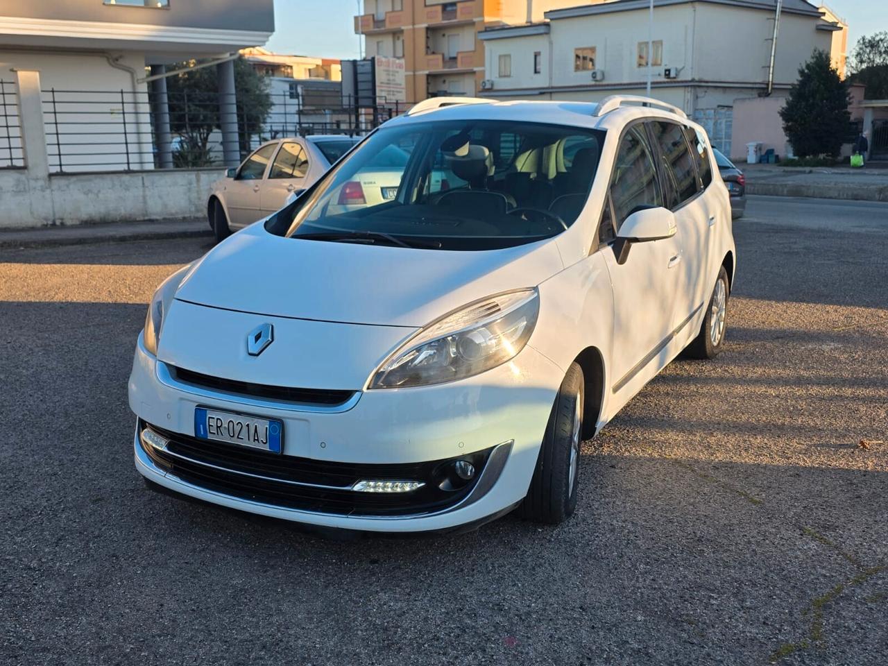 Renault Scenic XMod 1.5 dCi 110CV EDC Bose 7 posti