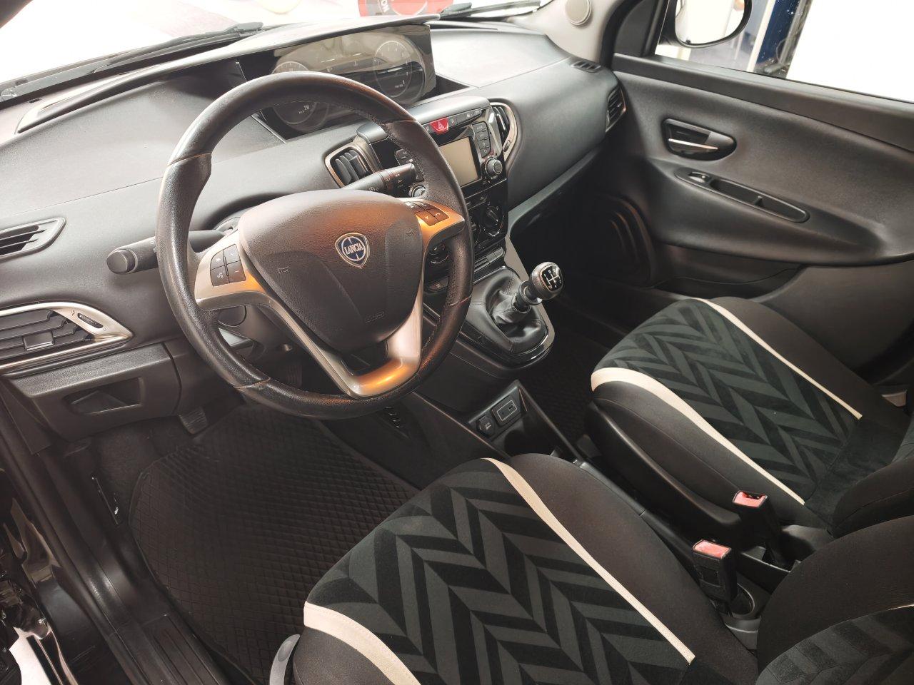 Lancia Ypsilon 5 Porte Ypsilon 1.2 Gold 69cv my16