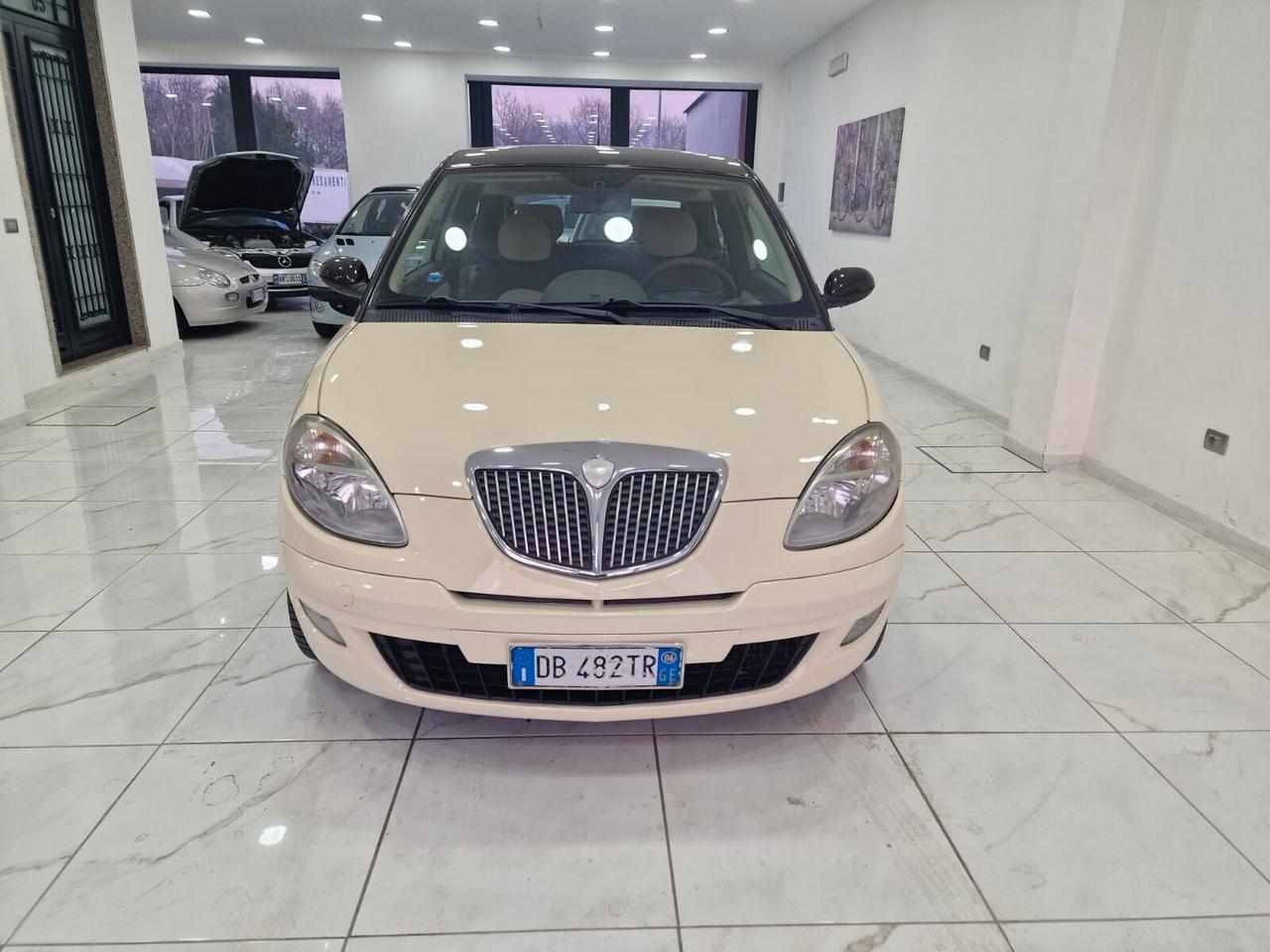 Lancia Ypsilon 1.3 MJT CAMBIO AUTOMATICO