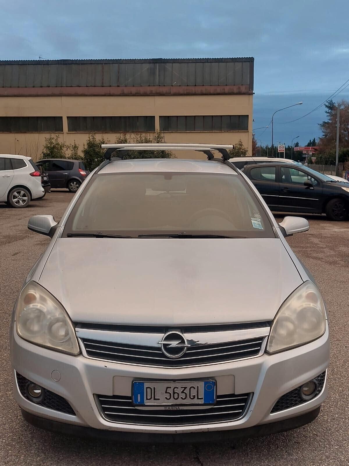 Opel Astra 1.4 16V Twinport 5 porte Enjoy