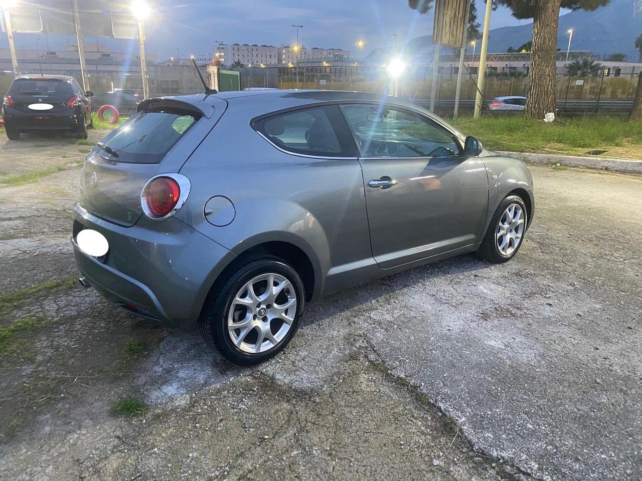 Alfa Romeo MiTo 1.6 JTDm-2 S&S Distinctive Sport Pack